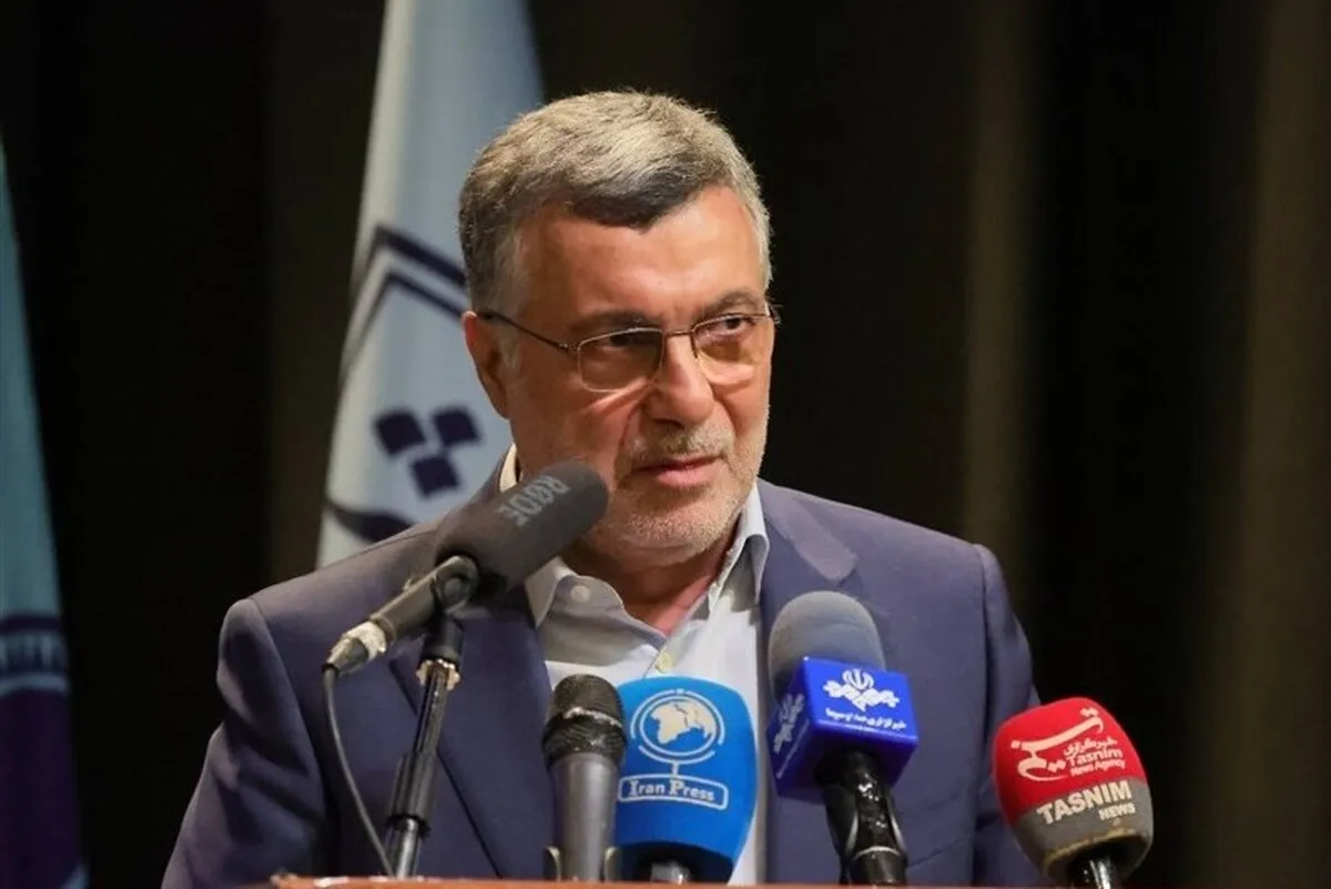 ظفرقندی با تکذیب شایعات درباره تغییر نرخ ارز دارو: حذف ارز ترجیحی دارو در دستور کار دولت نیست
