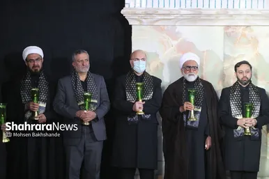 آیین خطبه خوانی شب شهادت امام رضا(ع) در حرم مطهر رضوی
