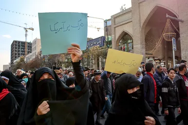 راهپیمایی اصناف، بازاریان و نمازگزاران پس از نماز جمعه مشهد