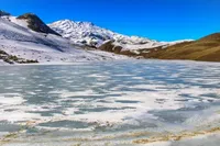 ویدئو| یخ زدن دریاچه سد بیدکان به دلیل سرمای هوا