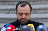 خاندوزی: اصناف کشور موظف هستند به‌سمت شفافیت بروند