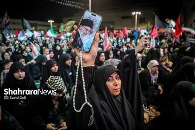 گزارش تصویری | محفل قرآنی «اربعین رهبر شهید» در میدان شهدای مشهد