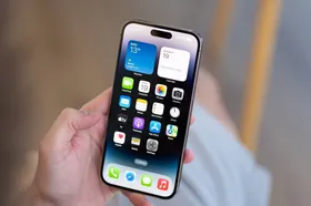 ویژگی&zwnj;های جدید iOS 17 اپل | از قفل نمایشگر هوشمند تا بهبودهایی در خدمات موقعیت&zwnj;یابی