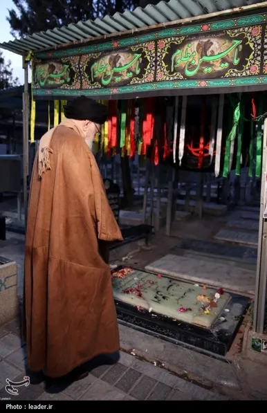 گزارش تصویری | حضور رهبر انقلاب اسلامی در حرم مطهر حضرت امام خمینی (ره)
