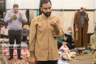 آیین معنوی اعتکاف در حرم امام رضا (ع)