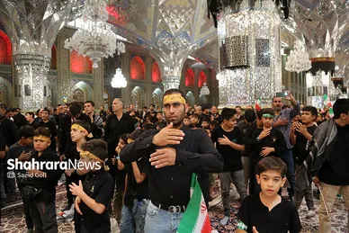 گزارش تصویری | اجتماع نوجوانان عاشورایی در سیزدهمین سوگواره «احلی من العسل» در حرم امام‌رضا(ع)