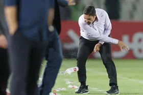 حرف&zwnj;های متفاوت هاشمیان در رختکن پرسپولیس
