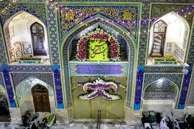 چراغانی و گل آرایی حرم مطهر رضوی به مناسبت میلاد امام رضا (ع)