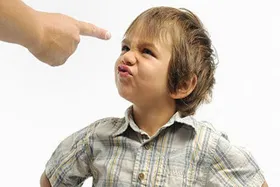 بهترین رفتار با کودک لجباز را بیاموزیم