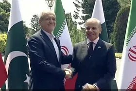 آئین استقبال رسمی نخست وزیر پاکستان از رئیس جمهور ایران برگزار شد