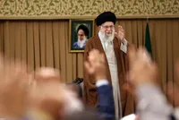 دیدار جمعی از کارگران با مقام معظم رهبری | حضرت آیت‌الله خامنه‌ای: از زحمات جامعه کارگری صمیمانه متشکرم + عکس و فیلم