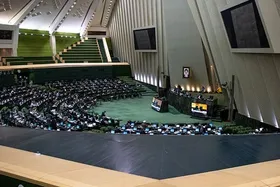 مجلس با محدودیت در تخصیص رتبه&zwnj;های پنج گانه به معلمان مخالفت کرد (۲۴ آذر ۱۴۰۰)