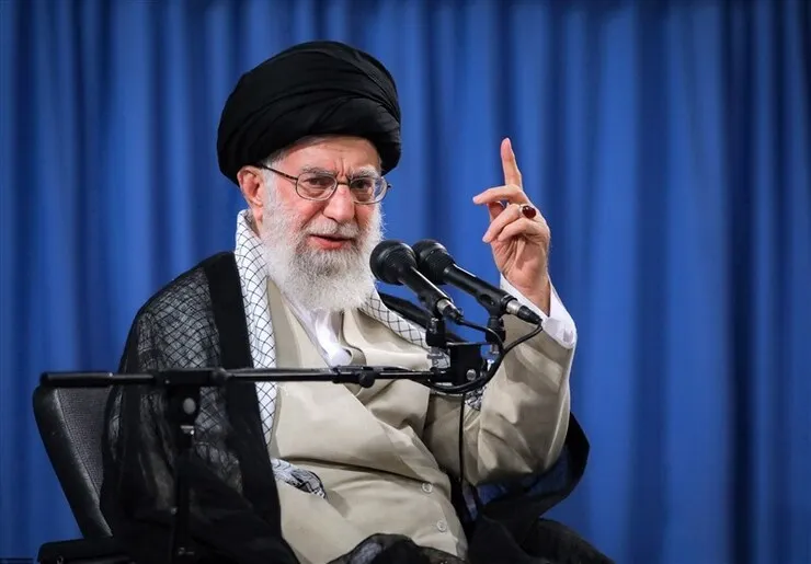 سخنرانی رهبر انقلاب درباره «بی‌حجابی اجباری» برای زنان ایرانی در دوران رضاخان پهلوی+ فیلم