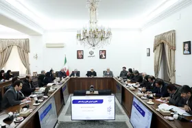 انتقاد عارف از ورود نامتعارف سلاح به کشور برای استفاده در اغتشاشات