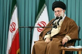رهبر معظم انقلاب: ما بر سرکوب عوامل واقعی و پشت پرده حادثه تروریستی کرمان اصرار داریم | شرکت نکردن در انتخابات همان سیاست راهبردی دشمن است + فیلم