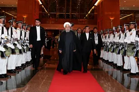 مقامات مالزی به استقبال روحانی رفتند