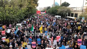 دل سوی قبله اول به نماز است این&zwnj;جا | روایت شهرآرانیوز از راهپیمایی باشکوه نمازگزاران مشهدی در محکومیت جنایات صهیونیست&lrm;ها+ ویدئو