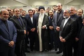 دیدار اعضای&nbsp;هیئت دولت سیزدهم با رهبر معظم انقلاب | حضرت آیت&zwnj;الله خامنه&zwnj;ای: دولت آقای رئیسی، دولت کار و امید و حرکت بود + فیلم و عکس