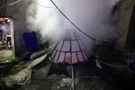 مهار آتش‌سوزی انبار ناایمن نگهداری کفش در خیابان امام‌رضا (ع) مشهد
