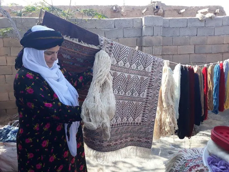 نخ ریسی و رنگ ریزی سنتی در خواف احیا شد