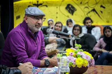 گپ و گفت منصور ضابطیان با موضوع کتاب جدیدش با عنوان «دو دستی»
