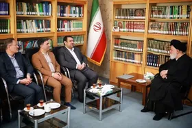 آیت&zwnj;الله علم&zwnj;الهدی مطرح کرد: بانک ملی محور توان اقتصادی کشور | تسهیل اعطای وام&zwnj;های قرض&zwnj;الحسنه برای اقشار کم برخوردار