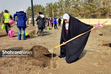 پویش سراسری درخت‌کاری در بوستان جهانشهر