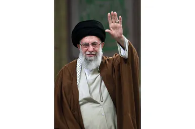 عکس‌هایی از دیدار هزاران نفر از بسیجیان سراسر کشور با رهبر معظم انقلاب (۵ آذر ۱۴۰۳)