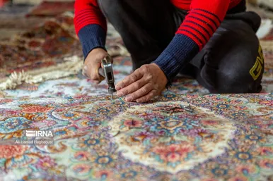 رفوگری و پرداخت قالی هنری فراموش شده