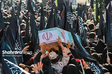 اجتماع عزاداران فاطمی و تشییع پیکر ۱۲ شهید گمنام دفاع مقدس و ۲ شهید حادثه تروریستی راسک در مشهد