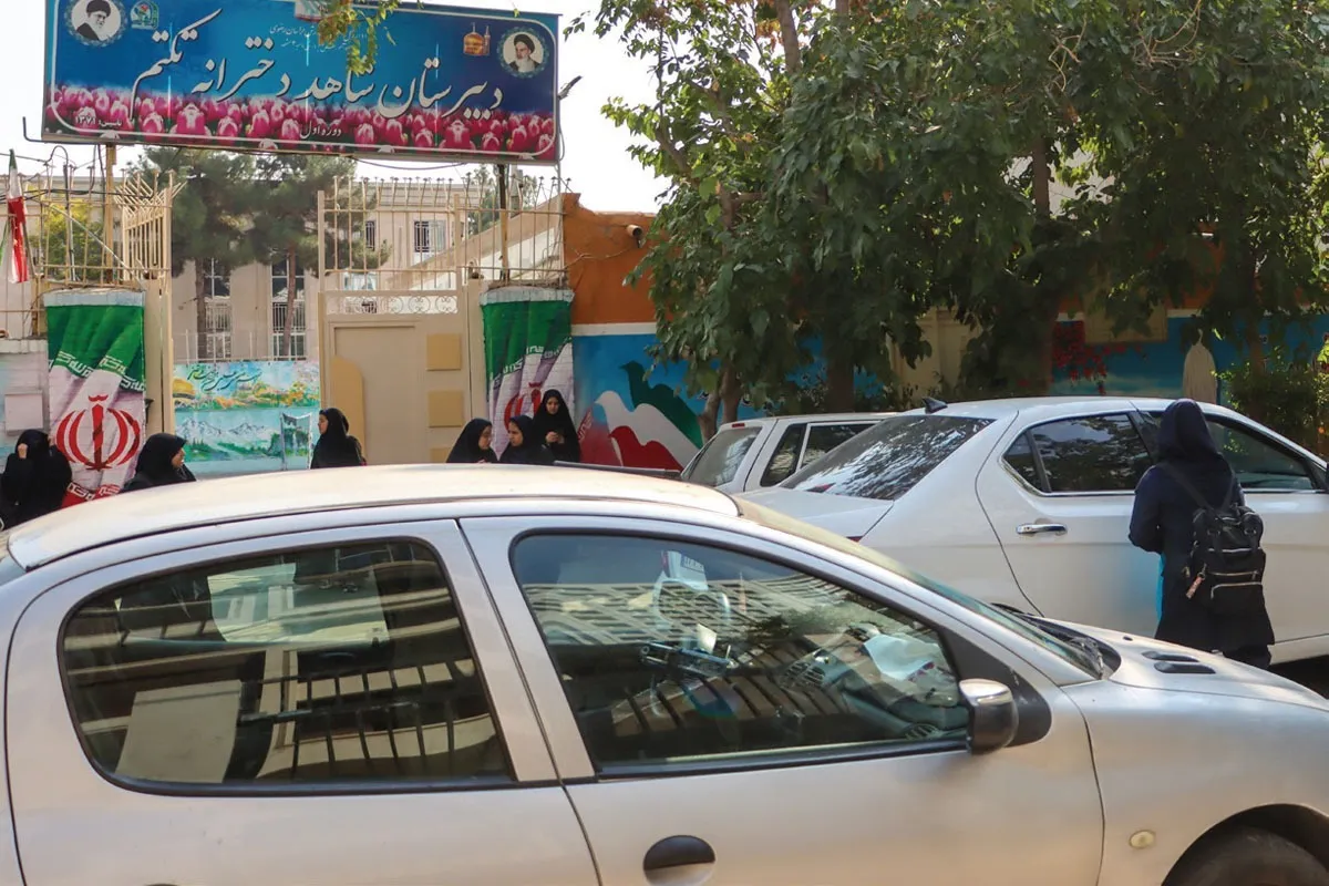گلایه خانواده‌ها از تسویه کامل هزینه حمل و نقل دانش آموزی با وجود آموزش مجازی | ۴ ماه بلاتکلیفی هزینه سرویس مدارس