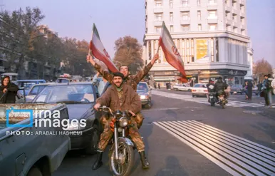 ۸ آذر ۱۳۷۶ روزی که ایران خندید