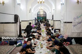 اعتکاف نوجوانان دهه هشتادی در حرم مطهر رضوی