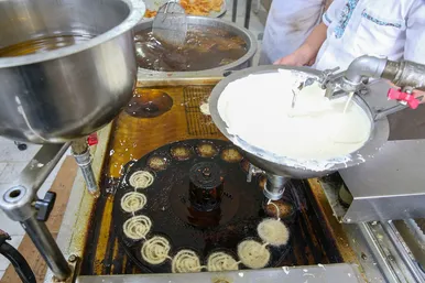پخت زولبیا و بامیه