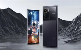 ZTE گوشی جدید خود را با قابلیت اتصال ماهواره&zwnj;ای دوطرفه رونمایی کرد