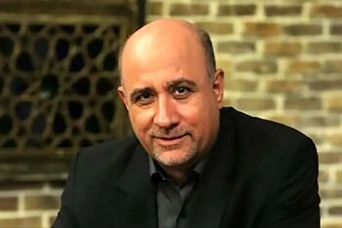 آسیب حملات دشمن به منزل یک شاعر