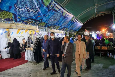 بازدید مدیر کل ارشاد از نمایشگاه قرآن در بوستان های شهر