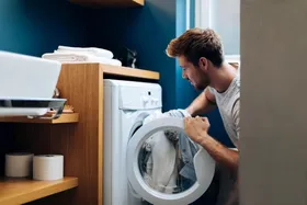لباس خواب، شلوار جین، جوراب و سایر لباس&zwnj;ها را چه زمانی باید بشوییم؟ + توصیه&zwnj;های کارشناسی