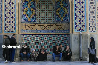 آیین چراغ برات در آرامگاه خواجه ربیع