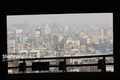 «مشهد» غرق در گردوغبار شدید (۵ دی‌۱۴۰۲)