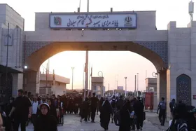 آغاز پذیرایی از زائران عراقی مراسم تشییع رهبر شهید