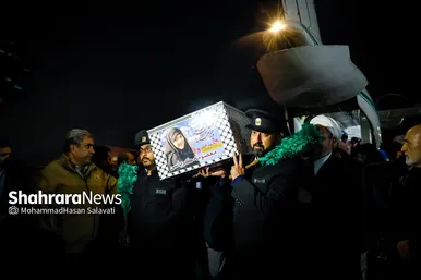 گزارش تصویری | وداع با پیکر مطهر بانوی شهیده معصومه کرباسی در حرم مطهر رضوی - مشهد