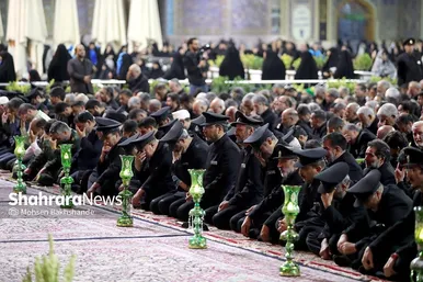 شام غریبان حسینی در حرم مطهر رضوی