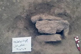 کشف گور باستانی یک نوزاد در کف خانه + تصاویر