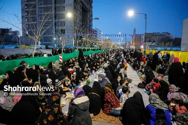 گزارش تصویری | بزرگ‌ترین سفره افطار جهان اسلام در جوار حرم مطهر امام‌رضا(ع)