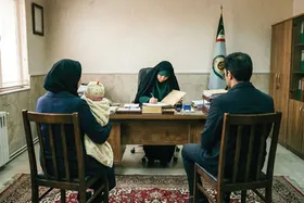 پدری که می&zwnj;خواست نوزادش را به سطل آشغال بیندازد | کمک مرکز مشاوره پلیس به دعوای دامنه دار زوج مشهدی