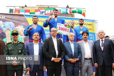 مسابقات کشتی با چوخه اسفراین