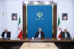 پزشکیان: اولویت&zwnj;دهی به افراد و نیروهای بومی در توسعه منطقه مکران ضرورت دارد