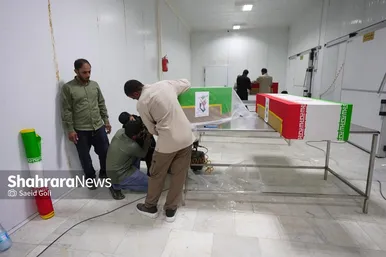 گزارش تصویری | تصاویر اختصاصی شهرآرانیوز از آماده سازی پیکرهای تازه شناسایی شده شهدای دانش آموز میناب پیش از مراسم تشییع و تدفین