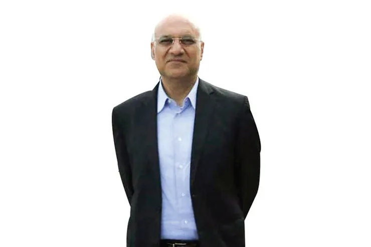 از رفتارهای دوگانه سرخورده‌ایم